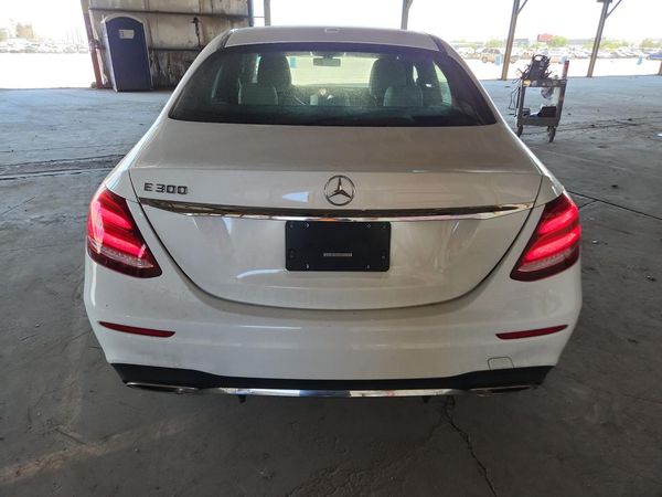 2019 MERCEDES-BENZ E E300