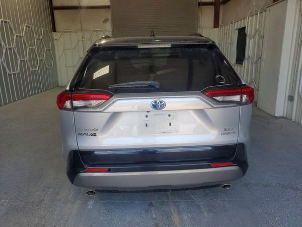 2019 TOYOTA RAV4 XSE HV 4WD
