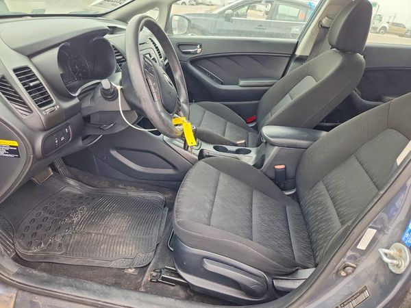 2016 KIA FORTE GL (Middle-Low Grade)