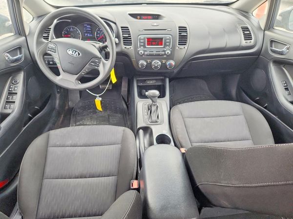 2016 KIA FORTE GL (Middle-Low Grade)