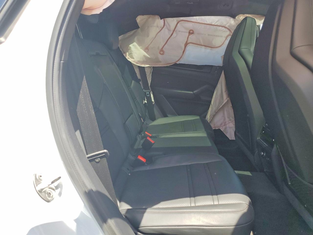2025 PORSCHE CAYENNE