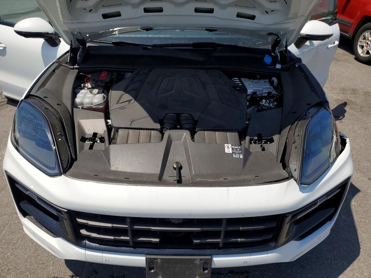 2025 PORSCHE CAYENNE