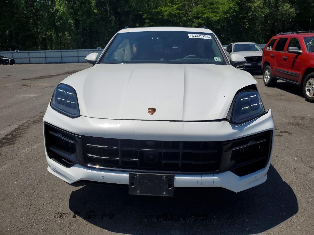 2025 PORSCHE CAYENNE
