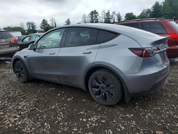2025 TESLA MODEL Y