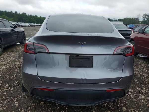 2025 TESLA MODEL Y