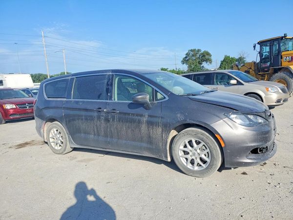 2022 CHRYSLER VOYAGER