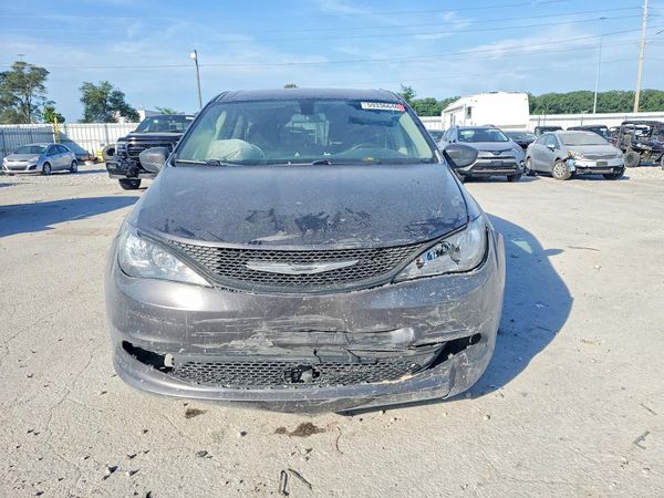 2022 CHRYSLER VOYAGER