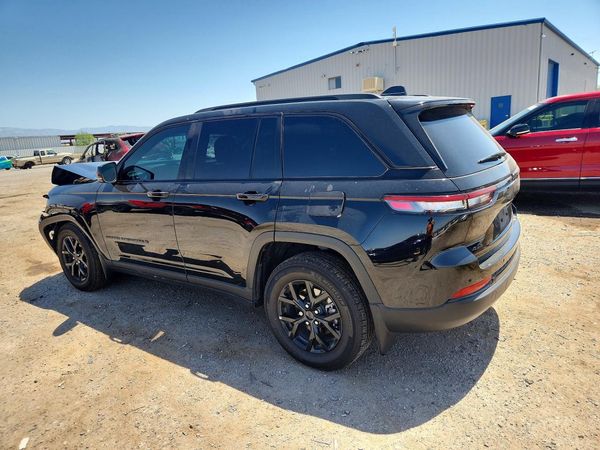 2025 JEEP GRAND CHEROKEE Laredo, Altitude