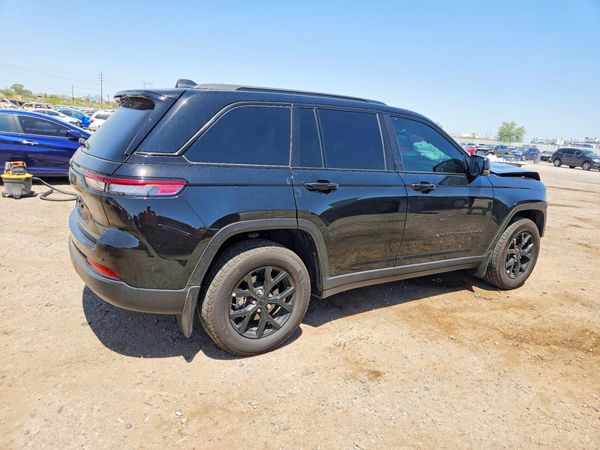 2025 JEEP GRAND CHEROKEE Laredo, Altitude