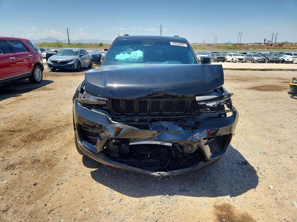 2025 JEEP GRAND CHEROKEE Laredo, Altitude