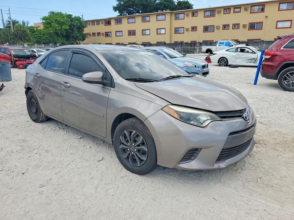 2015 TOYOTA COROLLA