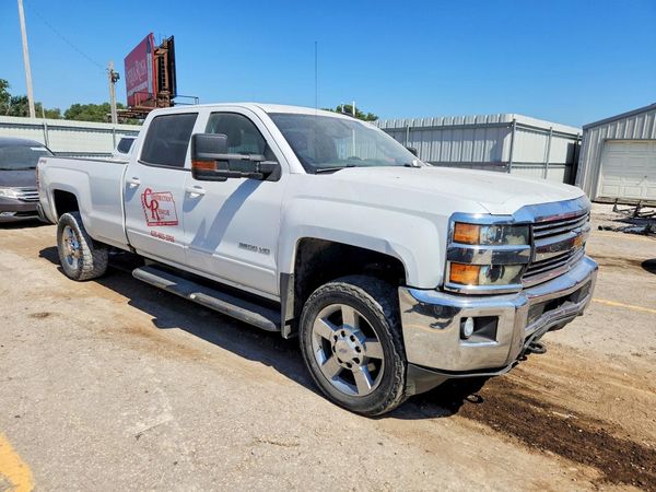 2017 CHEVROLET SILVERADO LT