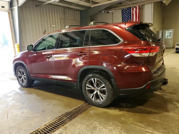 2019 TOYOTA HIGHLANDER LE/LE Plus