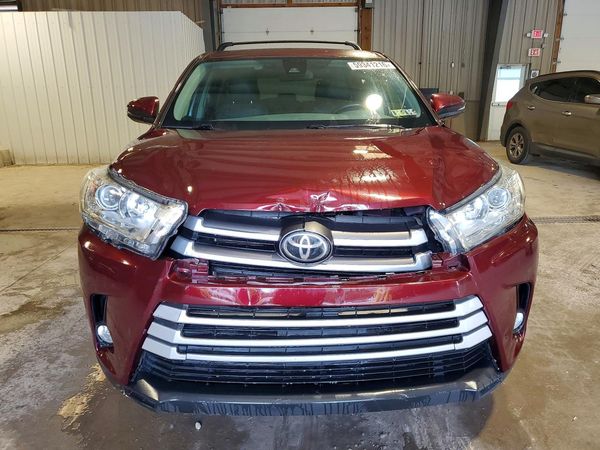 2019 TOYOTA HIGHLANDER LE/LE Plus