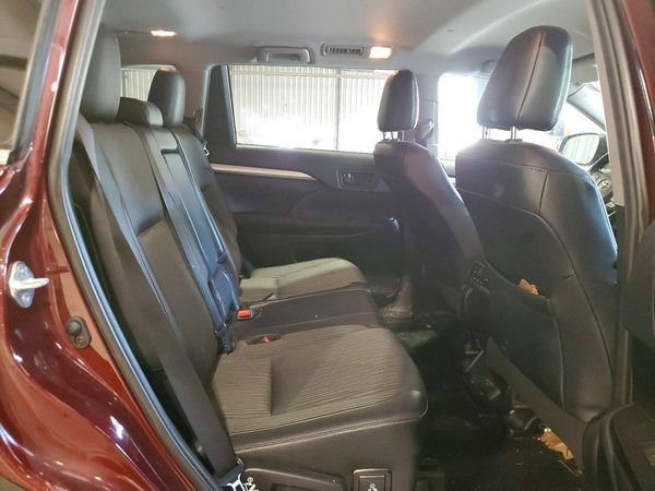 2019 TOYOTA HIGHLANDER LE/LE Plus
