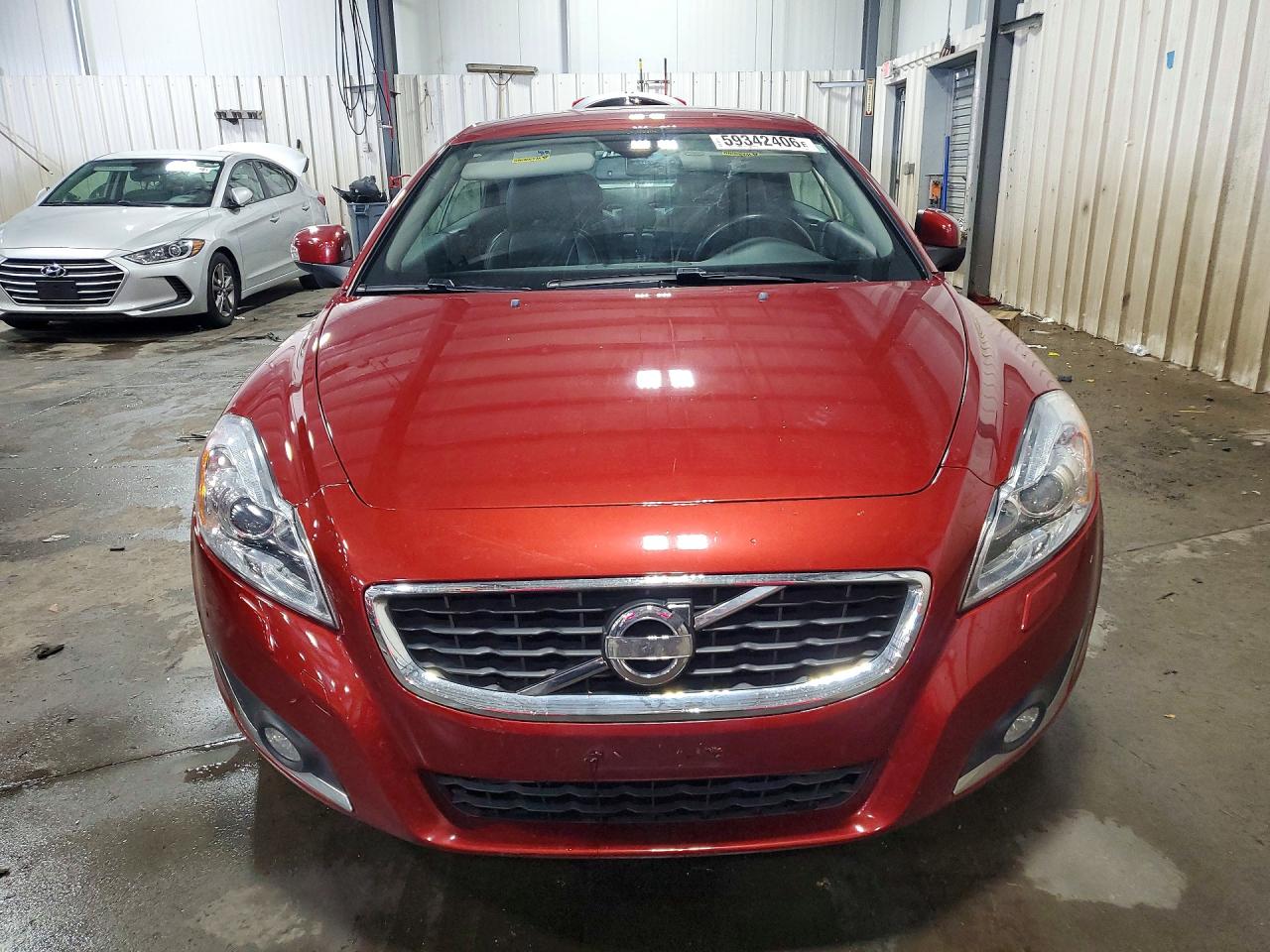 2013 VOLVO C70