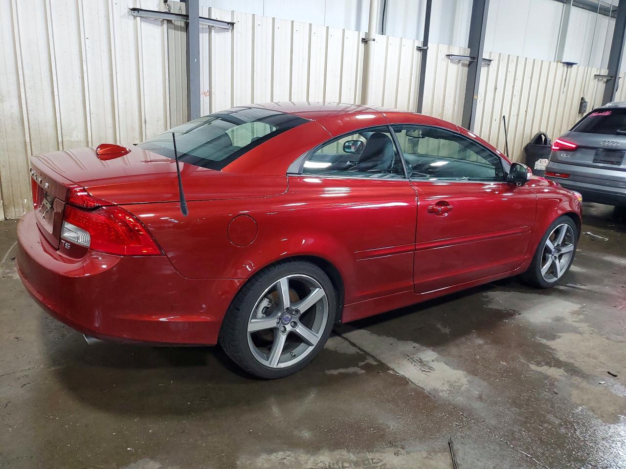 2013 VOLVO C70