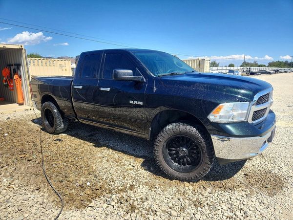 2016 RAM 1500 SLT