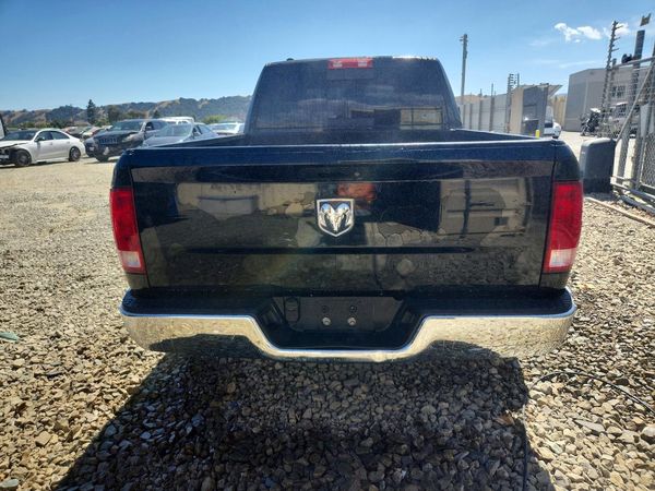 2016 RAM 1500 SLT