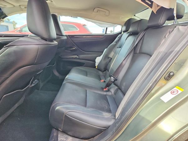 2019 LEXUS ES 350