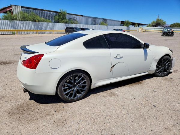 2015 INFINITI Q60 COUPE