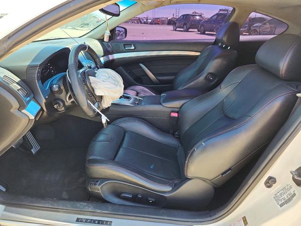 2015 INFINITI Q60 COUPE
