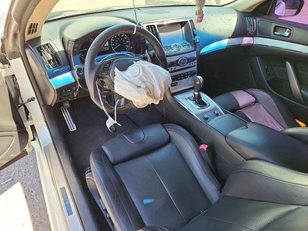 2015 INFINITI Q60 COUPE