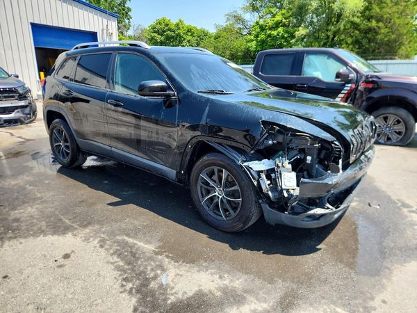 2018 JEEP CHEROKEE LATITUDE PLUS 4X4