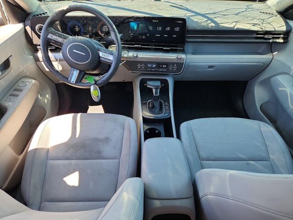 2024 HYUNDAI KONA SE