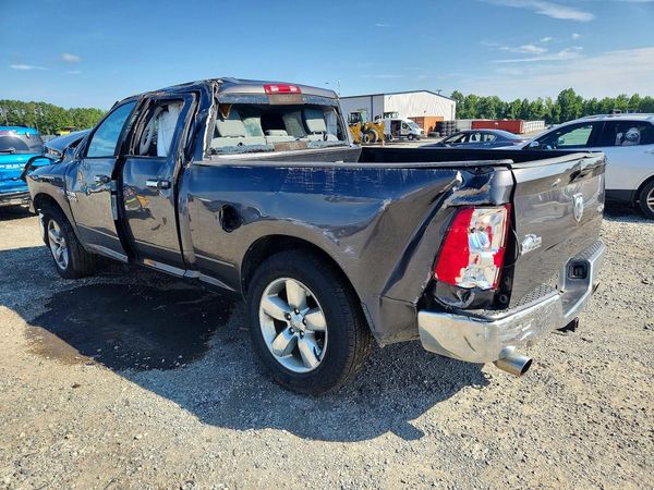 2016 RAM 1500 SLT