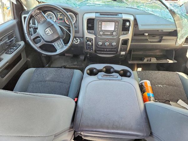 2016 RAM 1500 SLT