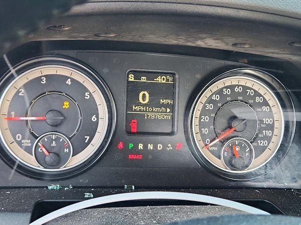 2016 RAM 1500 SLT