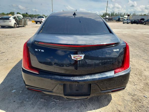 2019 CADILLAC XTS Livery — DIRR