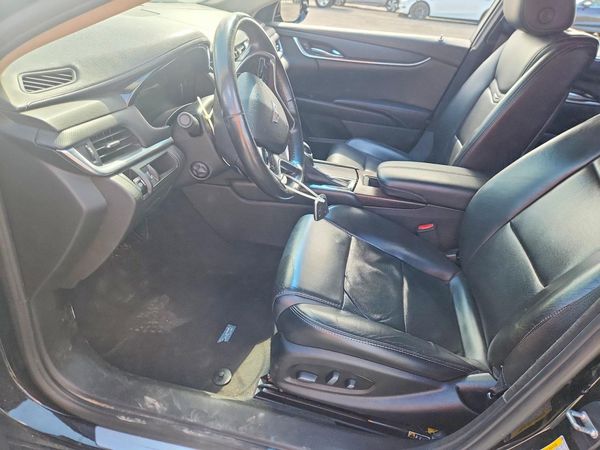 2019 CADILLAC XTS Livery — DENT