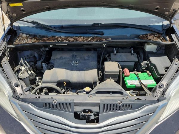 2012 TOYOTA SIENNA
