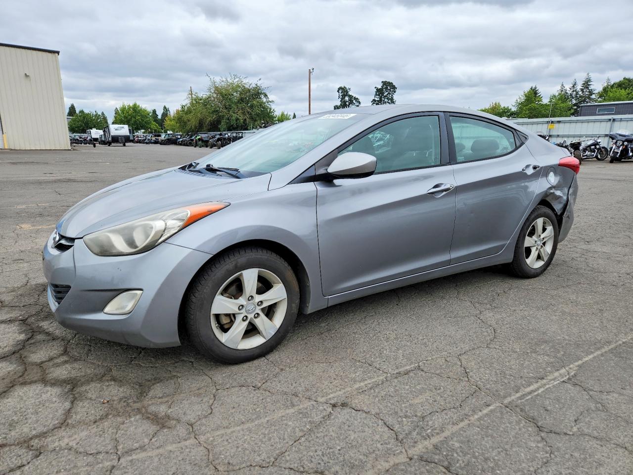 2013 HYUNDAI ELANTRA