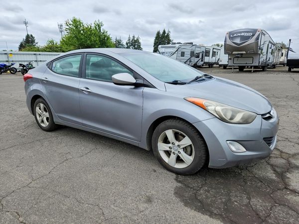 2013 HYUNDAI ELANTRA