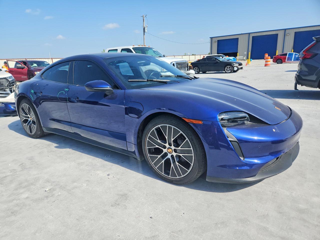 2022 PORSCHE TAYCAN