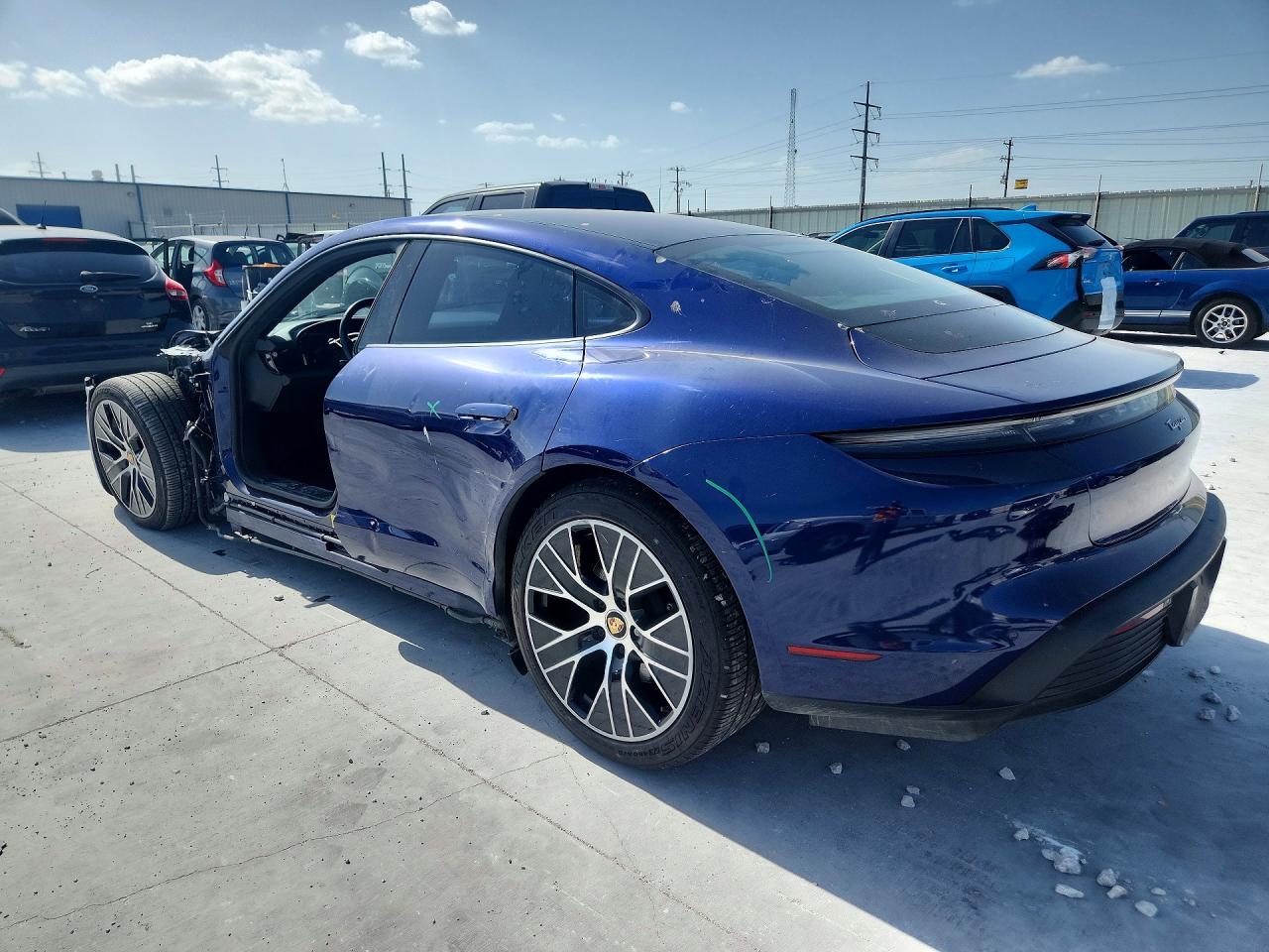 2022 PORSCHE TAYCAN