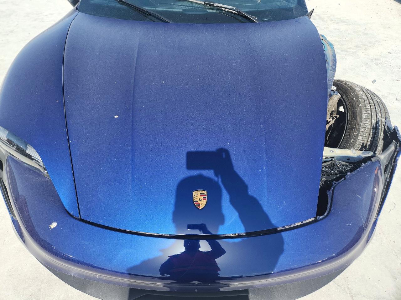 2022 PORSCHE TAYCAN