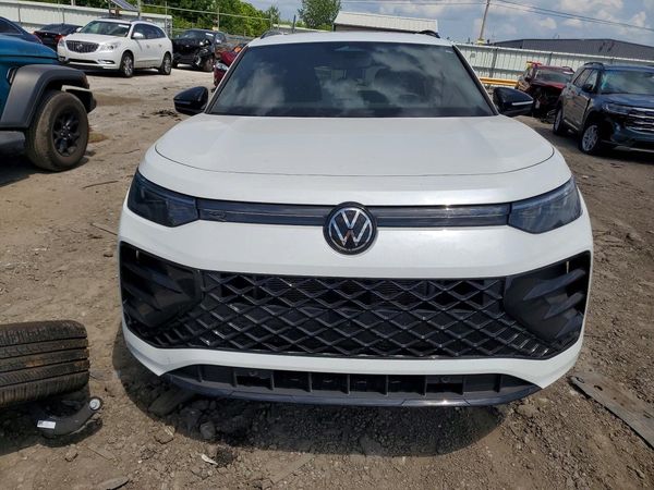 2025 VOLKSWAGEN TIGUAN 4 Motion SE R-Line Black — DIRF