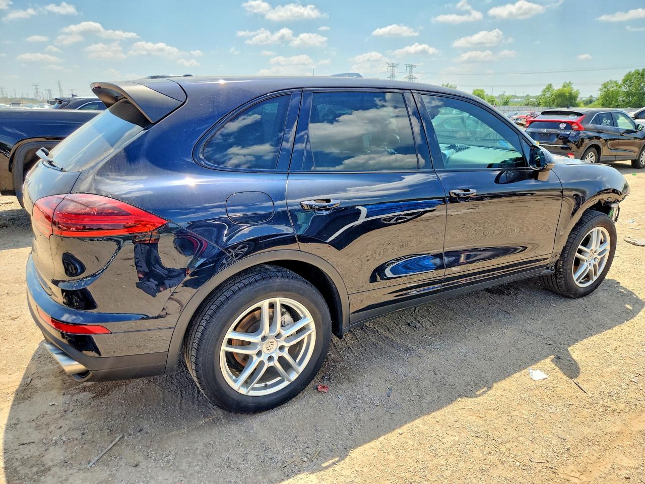 2017 PORSCHE CAYENNE