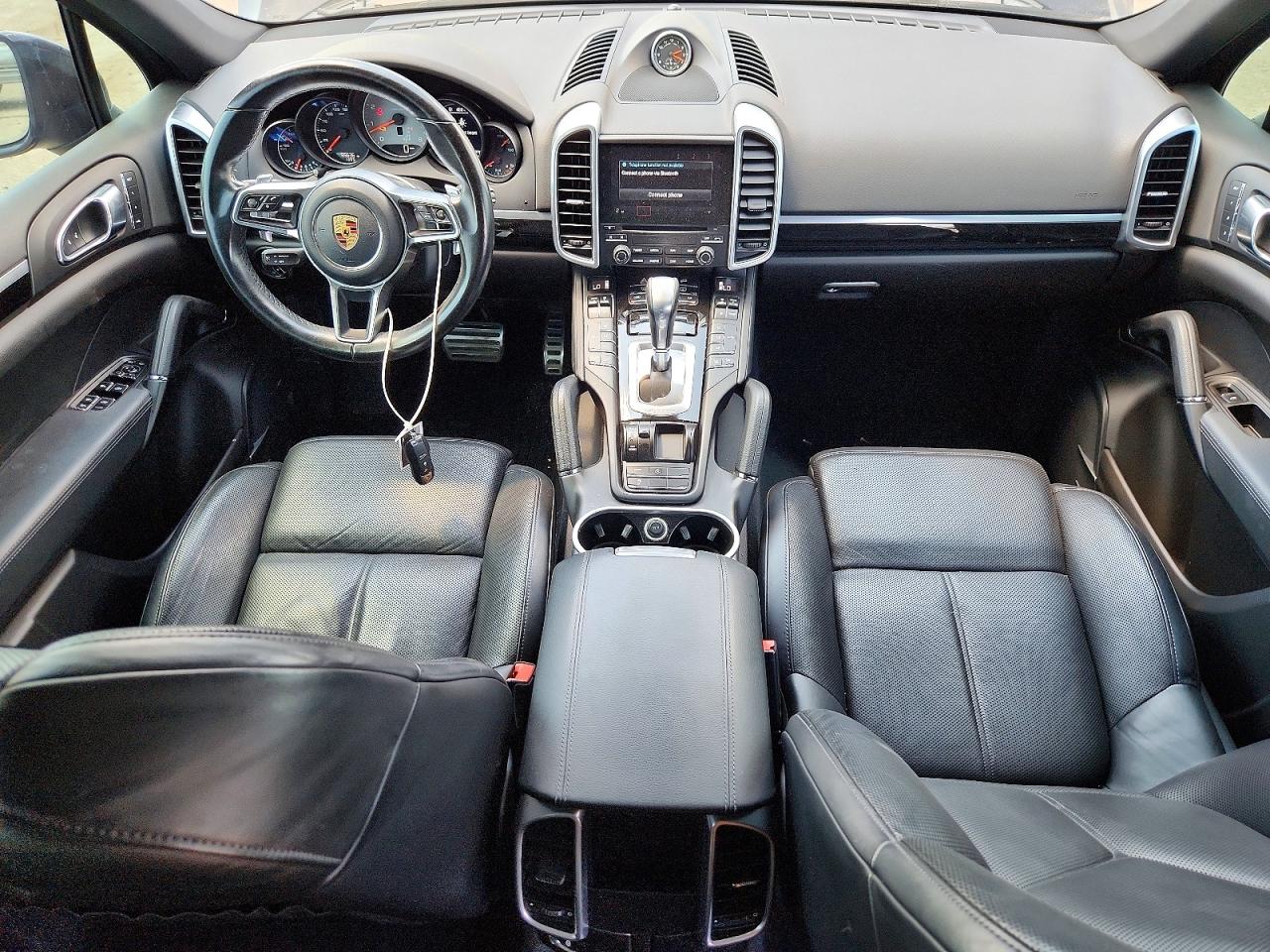 2017 PORSCHE CAYENNE