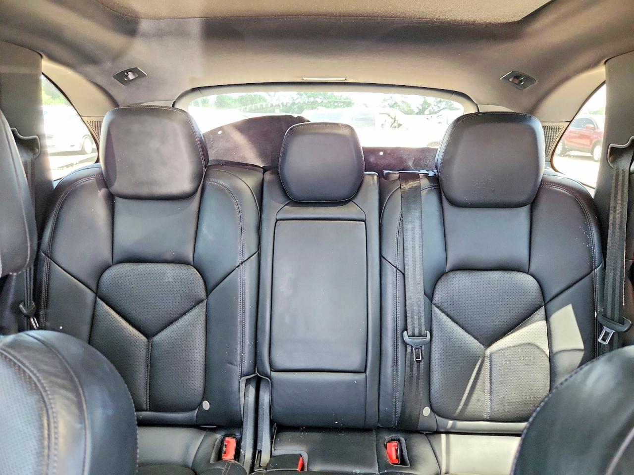 2017 PORSCHE CAYENNE