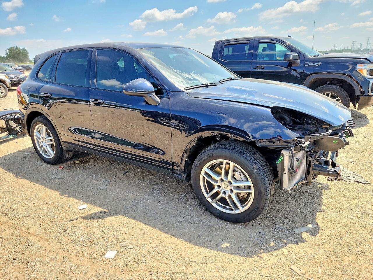 2017 PORSCHE CAYENNE