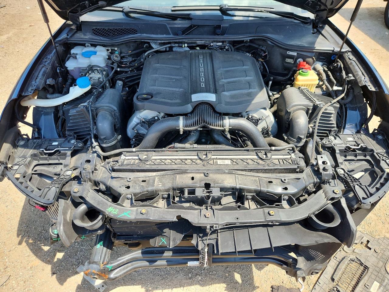 2017 PORSCHE CAYENNE