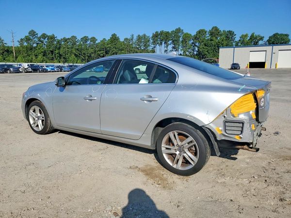 2015 VOLVO S60
