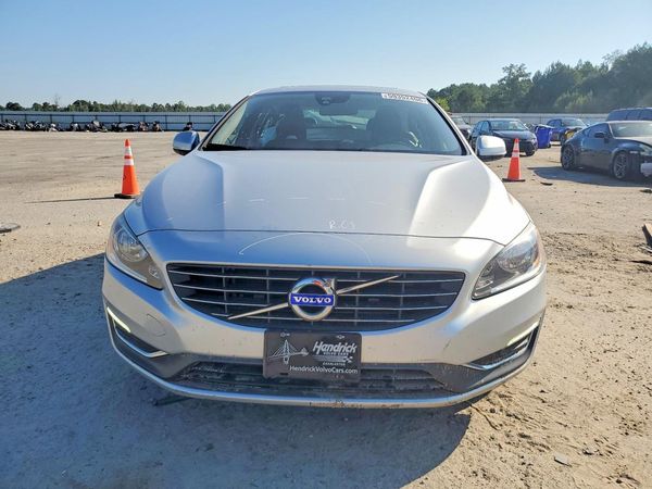 2015 VOLVO S60