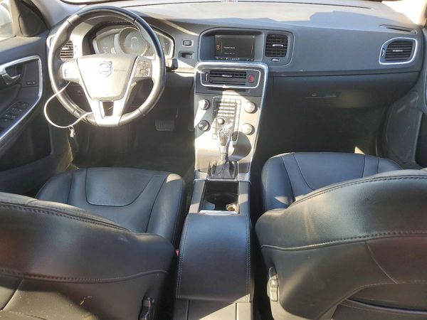 2015 VOLVO S60