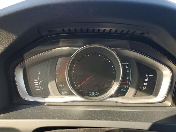 2015 VOLVO S60